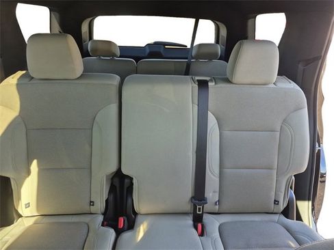 Used 2022 Chevrolet Traverse LS image 13