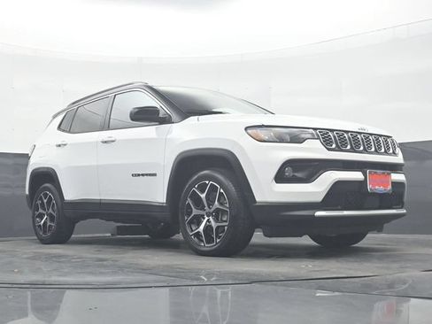 Used 2025 Jeep Compass Limited AWD/4WD image 27