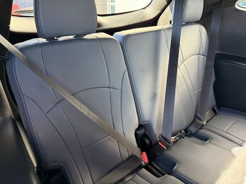 Used 2023 Buick Enclave Essence w/ Sport Touring Edition image 17