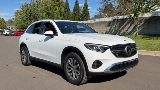 Certified 2023 Mercedes-Benz GLC 300 4MATIC image 2