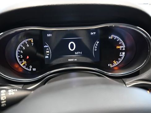 Used 2021 Jeep Grand Cherokee Laredo X image 28