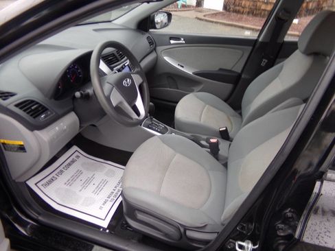 Used 2012 Hyundai Accent GLS image 13