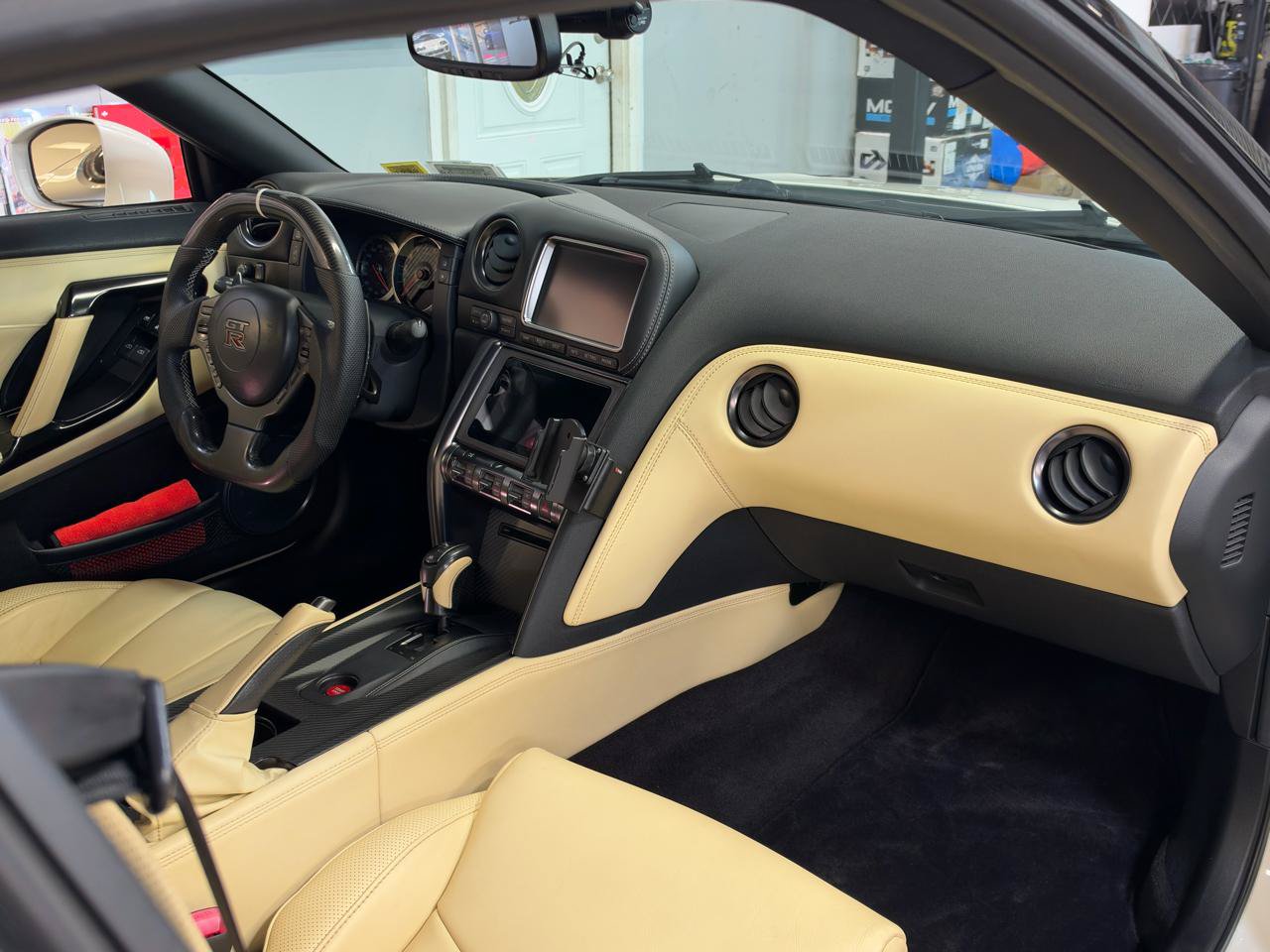 Used 2015 Nissan GT-R Premium AWD/4WD image 20