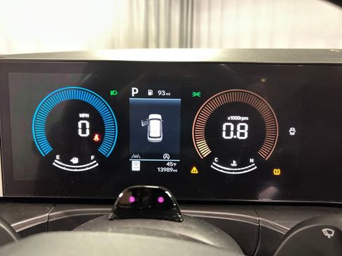 Used 2025 Hyundai Santa Fe SEL image 14