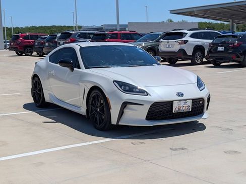 Used 2023 Toyota GR86 Premium RWD image 7