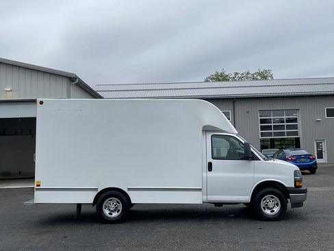 Used 2021 Chevrolet Express 3500 w/ Power Convenience Package RWD image 16