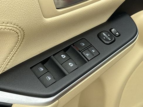 Used 2015 Toyota Camry XLE w/ Moonroof Package image 16