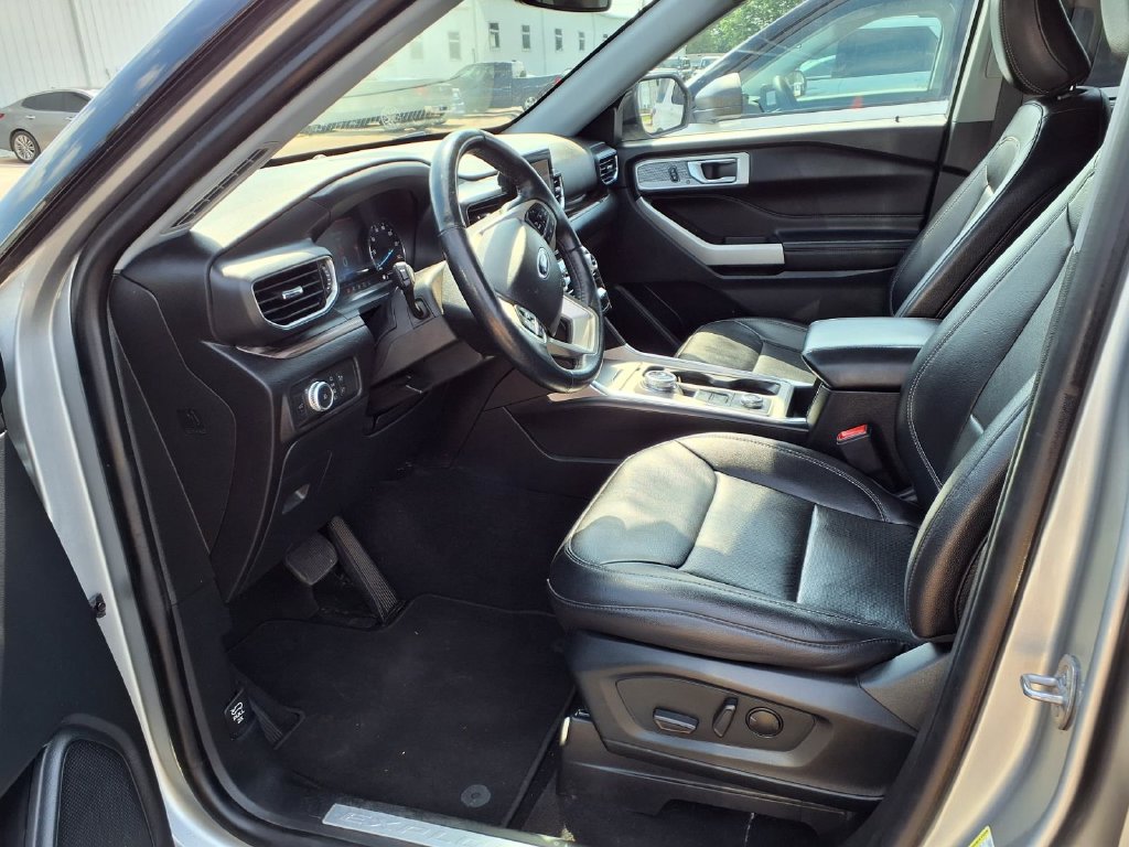 Used 2022 Ford Explorer Limited AWD/4WD image 15