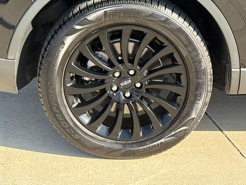 Used 2023 Lincoln Aviator AWD w/ Premium Package image 9