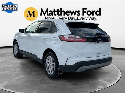 Used 2024 Ford Edge SEL image 3