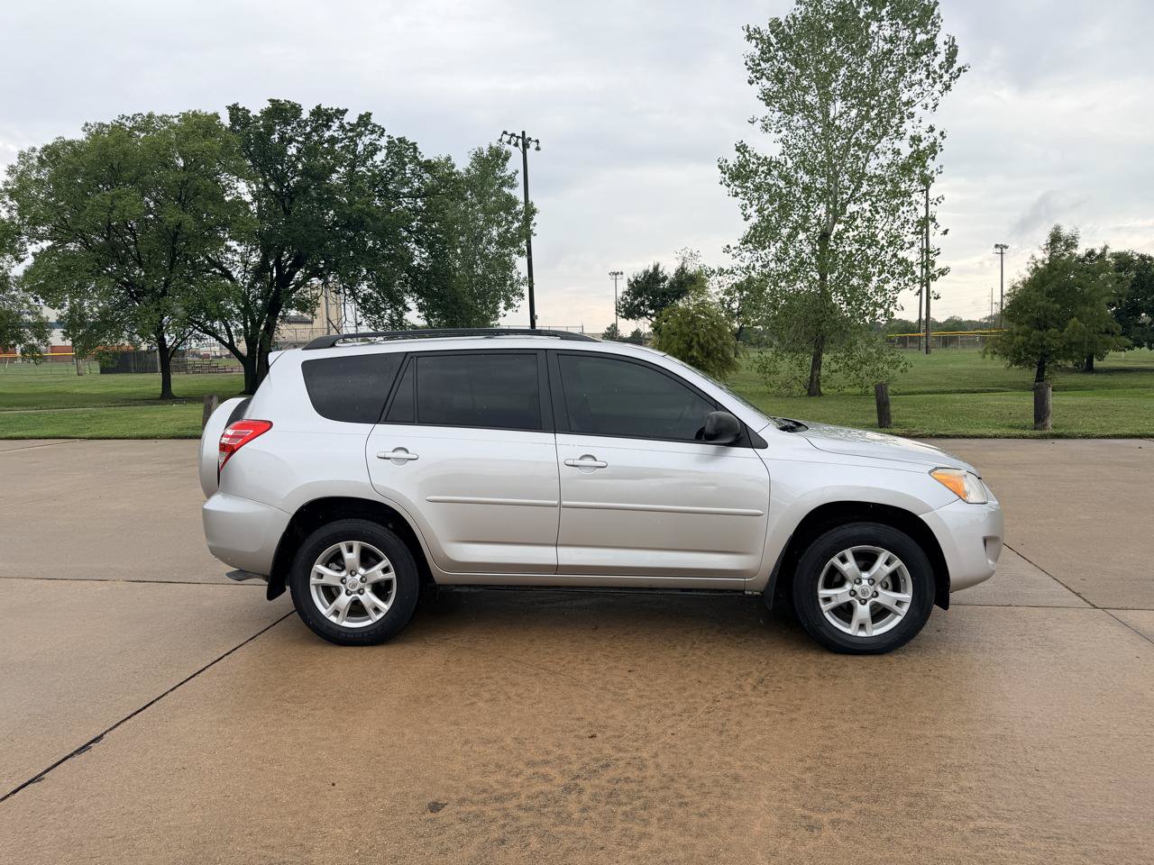 Used 2012 Toyota RAV4 FWD w/ Upgrade Value Pkg image 23