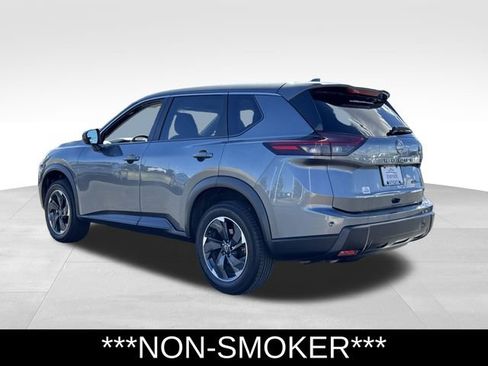 Used 2024 Nissan Rogue SV AWD/4WD image 6
