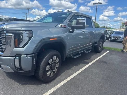 Used 2024 GMC Sierra 2500 Denali w/ Denali Reserve Package AWD/4WD image 1