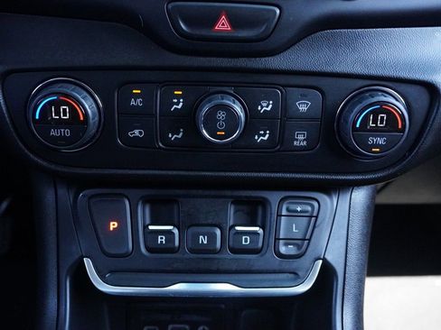 Used 2020 GMC Terrain SLE w/ Driver Convenience Package image 49