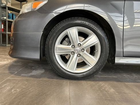 Used 2011 Toyota Camry SE image 36