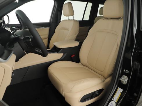 New 2026 Jeep Grand Cherokee Limited RWD image 7
