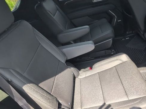 Used 2022 Chevrolet Tahoe Z71 w/ Luxury Package image 14