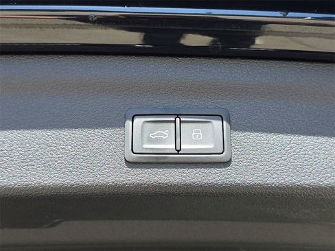 Certified 2021 Audi Q3 2.0T Premium Plus w/ Premium Plus Package image 13