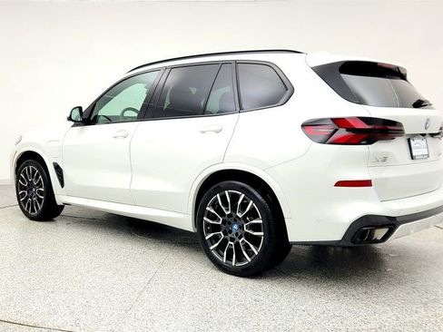 Used 2025 BMW X5 xDrive50e w/ M Sport Package image 7