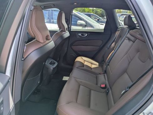 Used 2024 Volvo XC60 B5 Plus AWD/4WD image 12