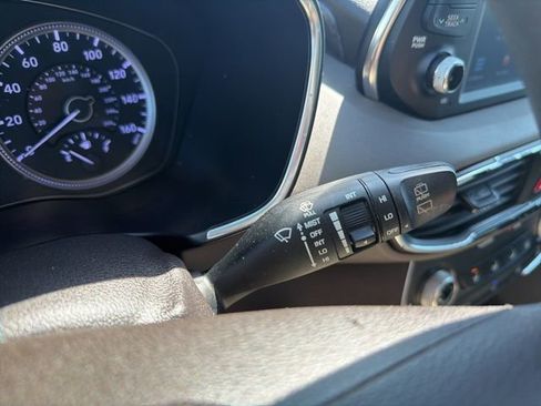 Used 2020 Hyundai Santa Fe SE image 36