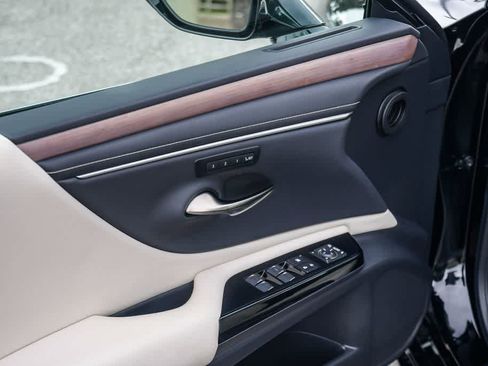 Used 2024 Lexus ES 350 w/ Premium Package FWD image 24