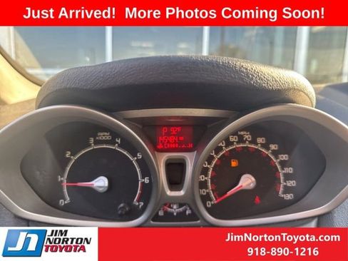 Used 2013 Ford Fiesta Titanium image 9