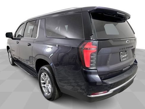 New 2026 Chevrolet Suburban LT w/ Comfort Package AWD/4WD image 6