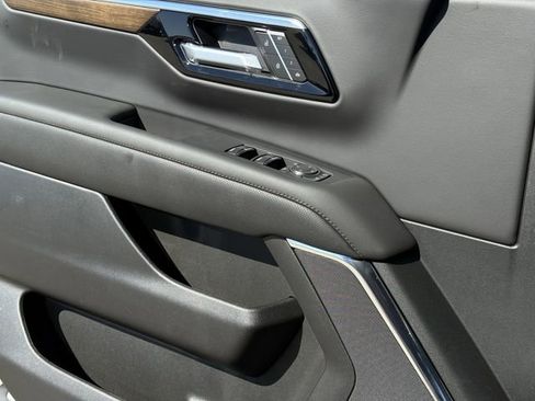 New 2026 Chevrolet Tahoe High Country AWD/4WD image 24