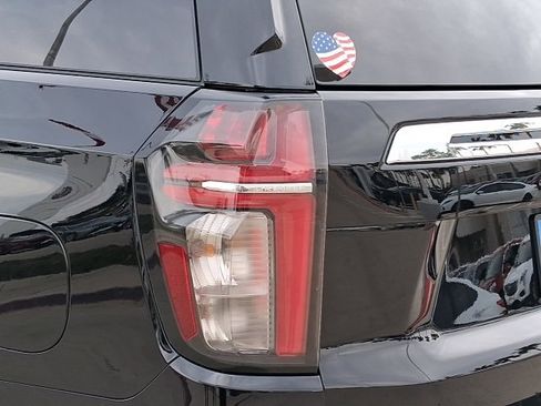 Used 2023 Chevrolet Tahoe Premier image 8