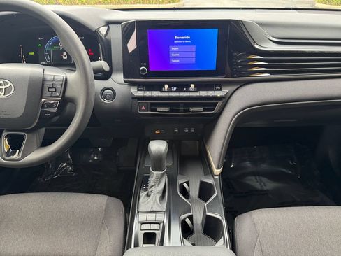 Used 2025 Toyota Camry LE FWD image 11