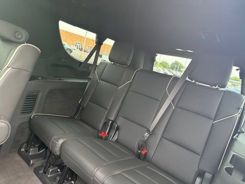 Used 2025 Cadillac Escalade ESV Premium Luxury AWD/4WD image 9