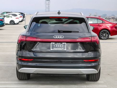 Used 2022 Audi e-tron Premium Plus w/ Premium Plus Package image 7