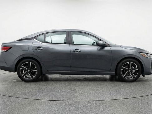 Used 2025 Nissan Sentra SV image 11
