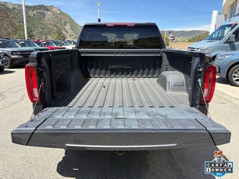Used 2023 GMC Sierra 1500 SLT w/ SLT Premium Package AWD/4WD image 8