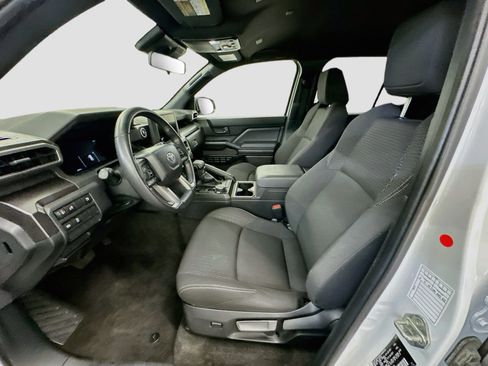 Used 2025 Toyota 4Runner SR5 AWD/4WD image 13