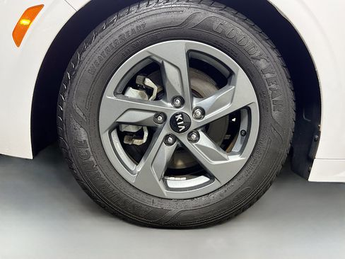 Used 2021 Kia K5 LXS image 14