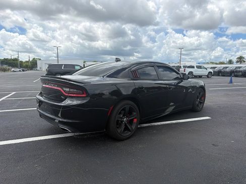 Used 2018 Dodge Charger R/T RWD image 7
