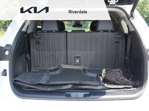 Used 2023 Toyota Highlander XLE AWD/4WD image 20