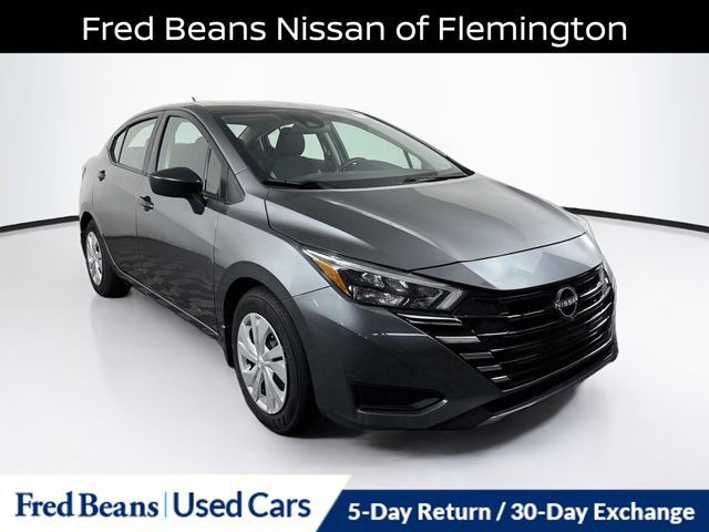 Certified 2025 Nissan Versa S w/ Trunk Package FWD image 1