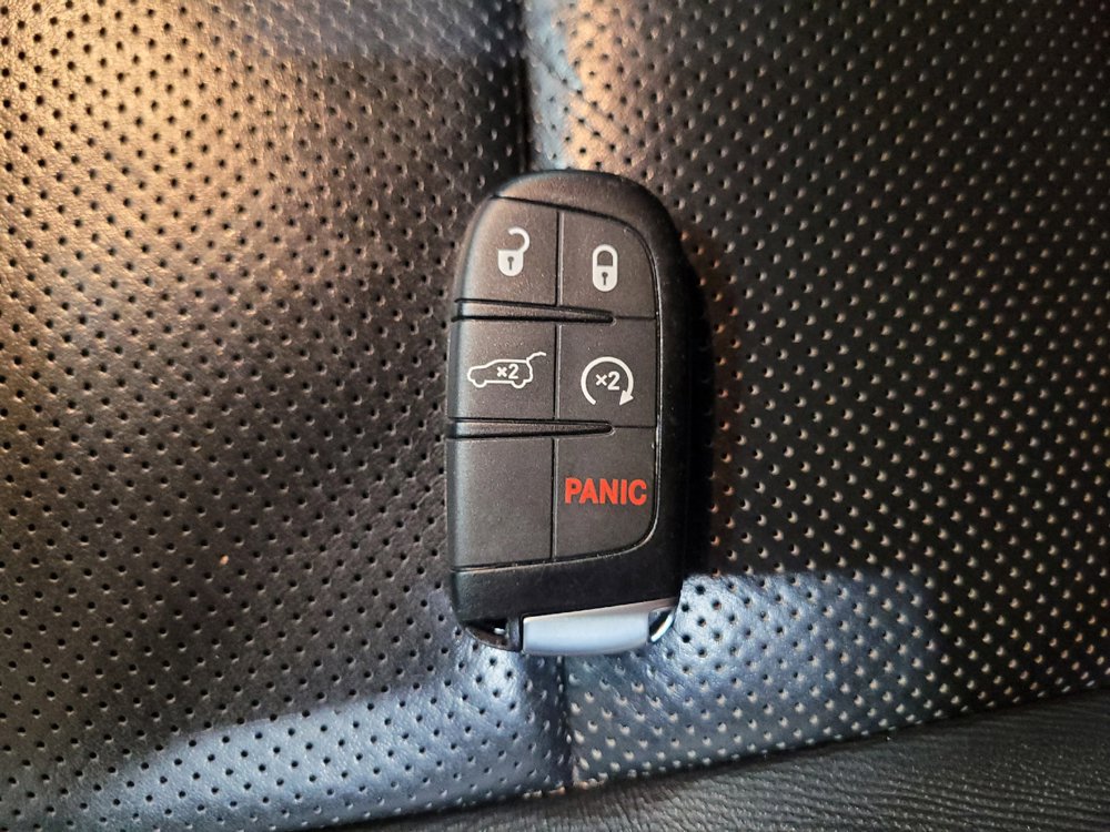 Used 2019 Jeep Grand Cherokee Limited w/ Luxury Group II AWD/4WD image 32