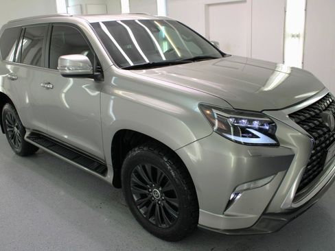 Used 2022 Lexus GX 460 Premium w/ Accessory Package AWD/4WD image 11