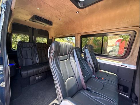 Used 2023 Mercedes-Benz Sprinter 2500 image 18