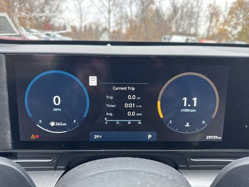 Used 2024 Hyundai Kona Limited image 12