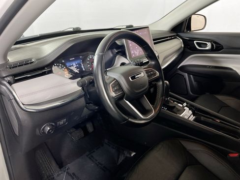 Used 2022 Jeep Compass Limited image 9