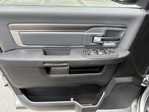 Used 2024 RAM 1500 Classic SLT AWD/4WD image 7