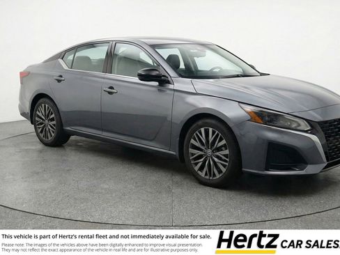 Used 2025 Nissan Altima 2.5 SV FWD image 1