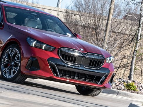 New 2026 BMW 530i xDrive w/ M Sport Package image 5