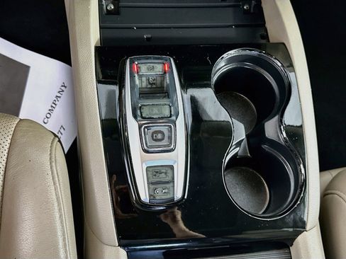 Used 2018 Honda Pilot Elite image 17