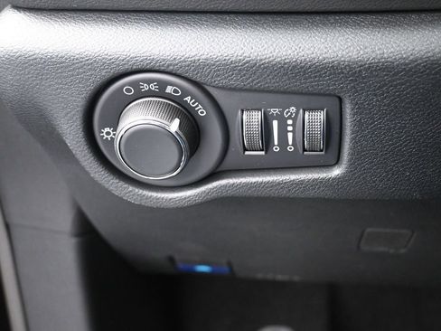 New 2026 Chrysler Voyager LX image 34